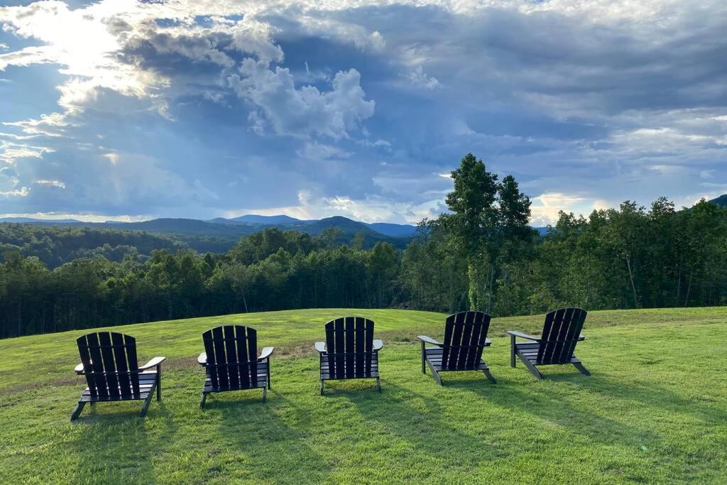A Suite With A View + Wine Маунт Еъри Екстериор снимка