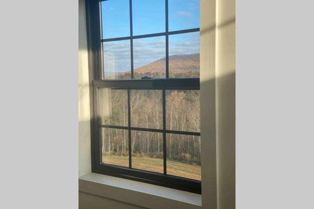 A Suite With A View + Wine Маунт Еъри Екстериор снимка